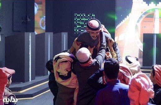 motayb_17's tweet photo. عن فعلكم سولف ولحدٍ طمع فيه
الناس   للأمداح    تجلس  و تاقف 

وحنّا   لا تنشدنا  عن  اللي  نسويه 
عنّا    تسولفلك   أفواه   المواقف

#متعب_ثايب | #زد_صيدك56 https://t.co/KTkYnEDSEP