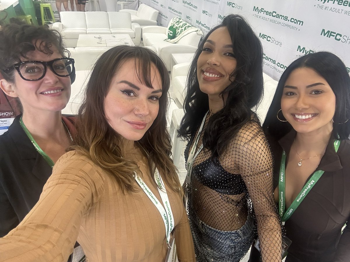 ManicPixieMedia's tweet photo. @ManicPixieMedia is about to be bigger and better than ever. 

We’re a model collective that travels the world building community and creating high quality artistic content. We took a break but now we’re back and working on some massive projects together! Stay tuned. https://t.co/ovP0hRtVcO