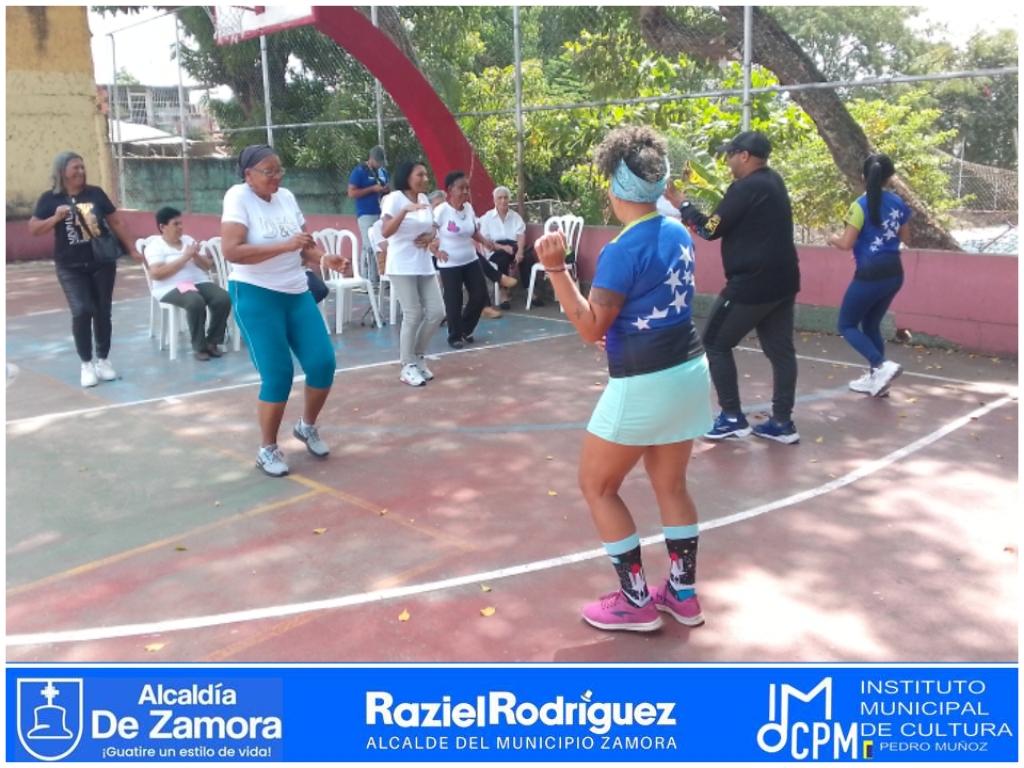 Imcguatirezamo's tweet photo. 02/Febr/24: El IMC Pedro Muñoz se sumó a la celebración del 1er aniversario del programa entrenamiento Salud Cerebral que se ejecuta en la comunidad D' Bellard (Barrio Ajuro) en Guatire. Música, Bailoterapia, degustación y compartir de saberes fue el desarrollo de la actividad. https://t.co/1KjFq7poE9
