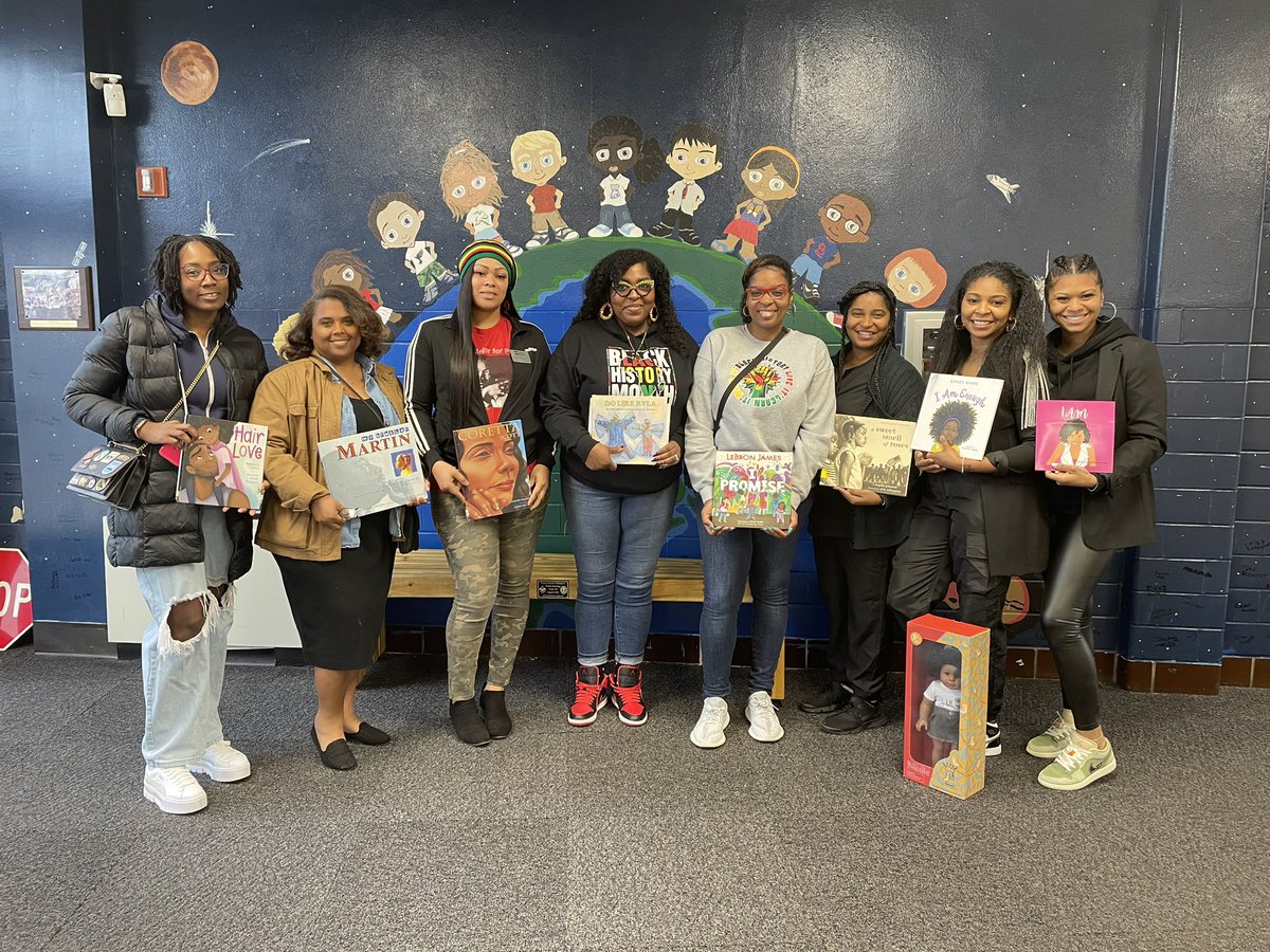 BuderElementary's tweet photo. Our African American Read-in was a success. Thanks to all of our readers. Our guests shared their career path and read a story to the class. We had entrepreneurs, nurses, coaches, a hospitality GM, project manager, education researchers, and engineers connect with our scholars. https://t.co/hEEZCE2JUz