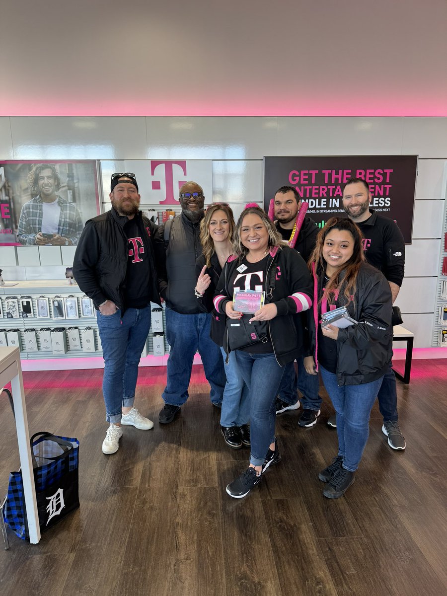 Em Stefan tweet media