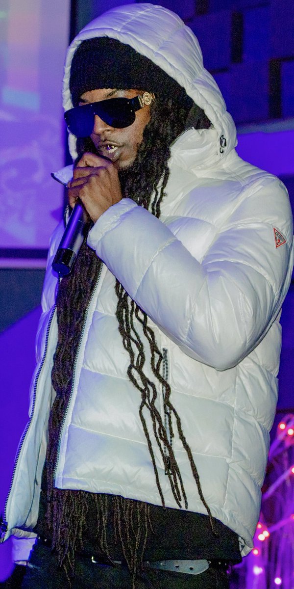 thereal_coreyj's tweet photo. Performing Live #BendDaCurb https://t.co/uL3DOOjHDS