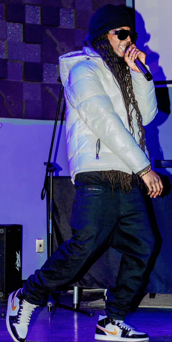 thereal_coreyj's tweet photo. Performing Live #BendDaCurb https://t.co/uL3DOOjHDS