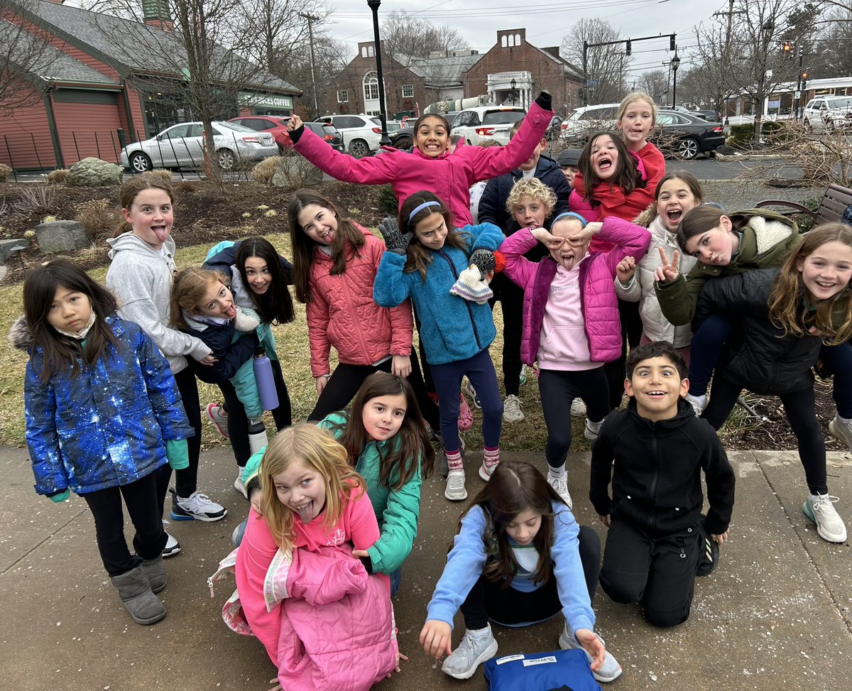 msisaacson's tweet photo. We had quite the day! We started our day with a walk to Starbucks to see what 1km feels like and ended our day creating circuits that included switches. #thisclass 😍 #medfieldps #beproudbedale https://t.co/1bCDkkYWa6