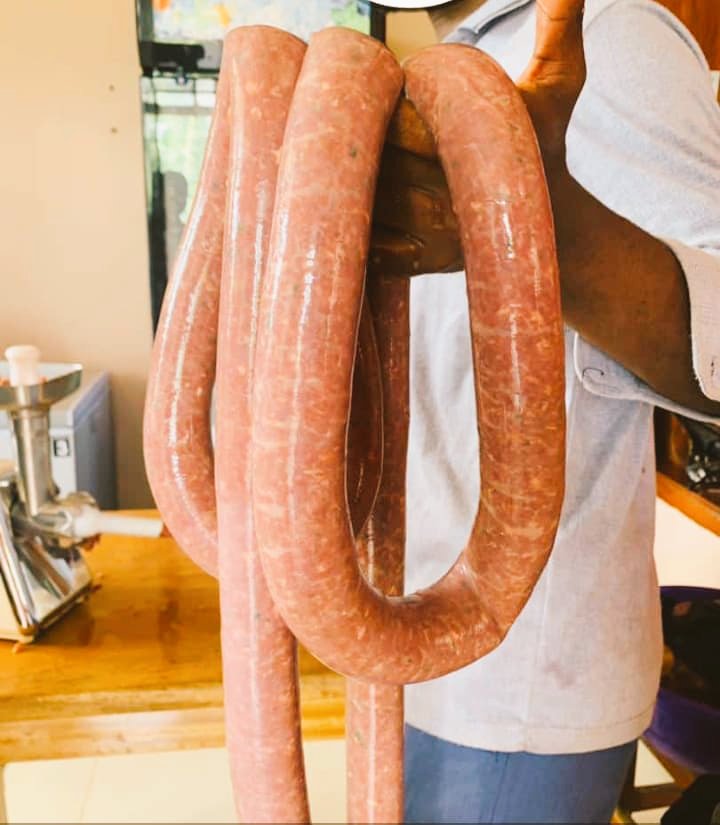 <a href="/Olivierkanyind/">Olivier Kanyinda</a> Projet :  commercialisation de saucisson.
Le projet  consiste à la transformation de la viande en saucisson:
les spécialités de la maison:  la -transformation,et la commercialisation de produits agro alimentaire 
 -Satisfaire la demande des clients en qualité et quantité