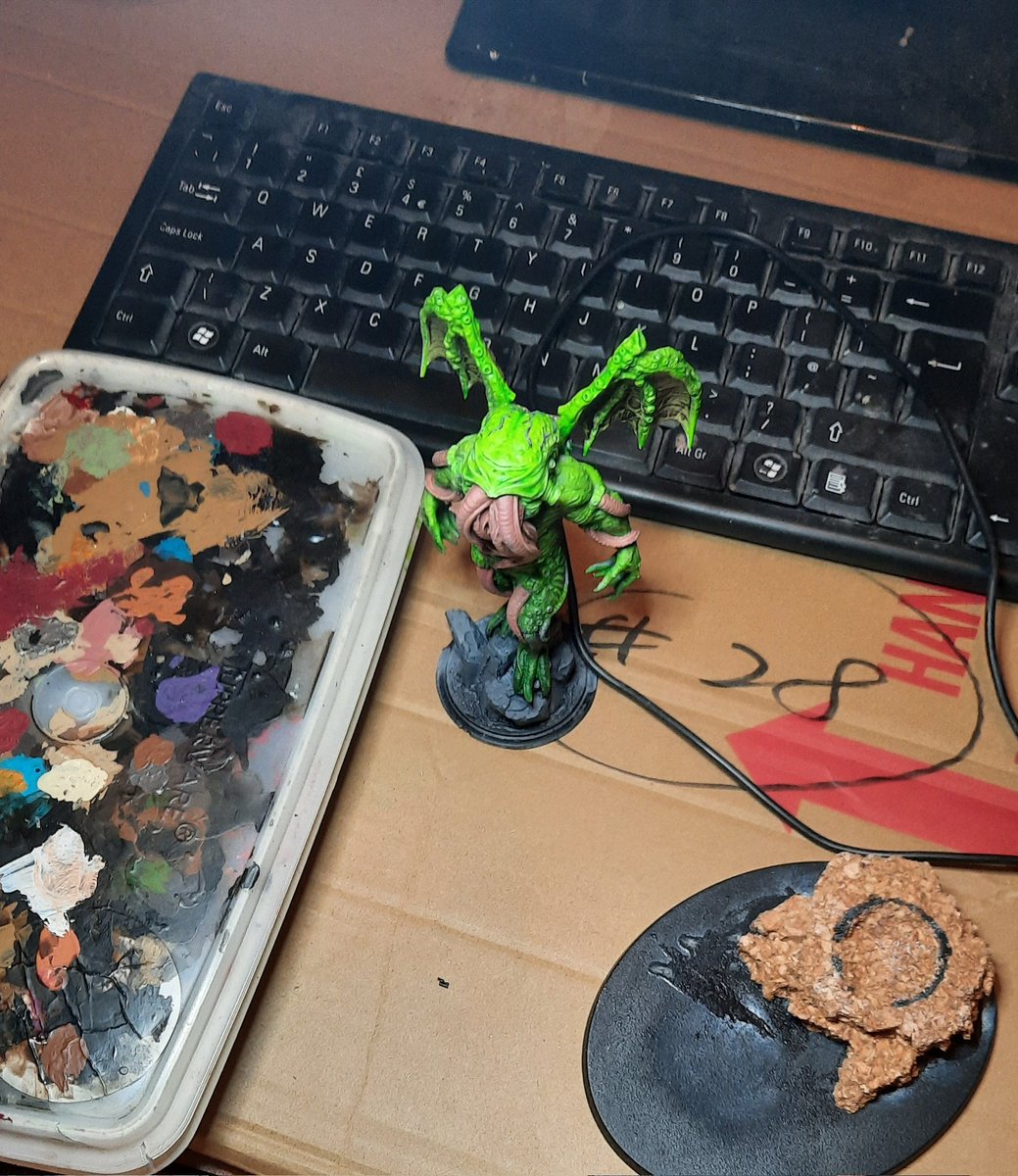 SystemRenegade's tweet photo. I've just moved house, and this is my new hobby setup.... I know it's very impressive. 

Should be getting a new table soon, but till then, FLOOR LIFE 🤘🤪🤘

#WarhammerCommunity #miniaturepainting https://t.co/XWCJUFuQlM
