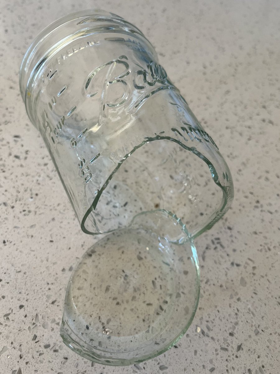 flsky1228's tweet photo. @ballmasonjarsmx not sure this should happen while rinsing your jar. The entire bottom fell out. WTH 😵‍💫 https://t.co/6ba35ef6Ku