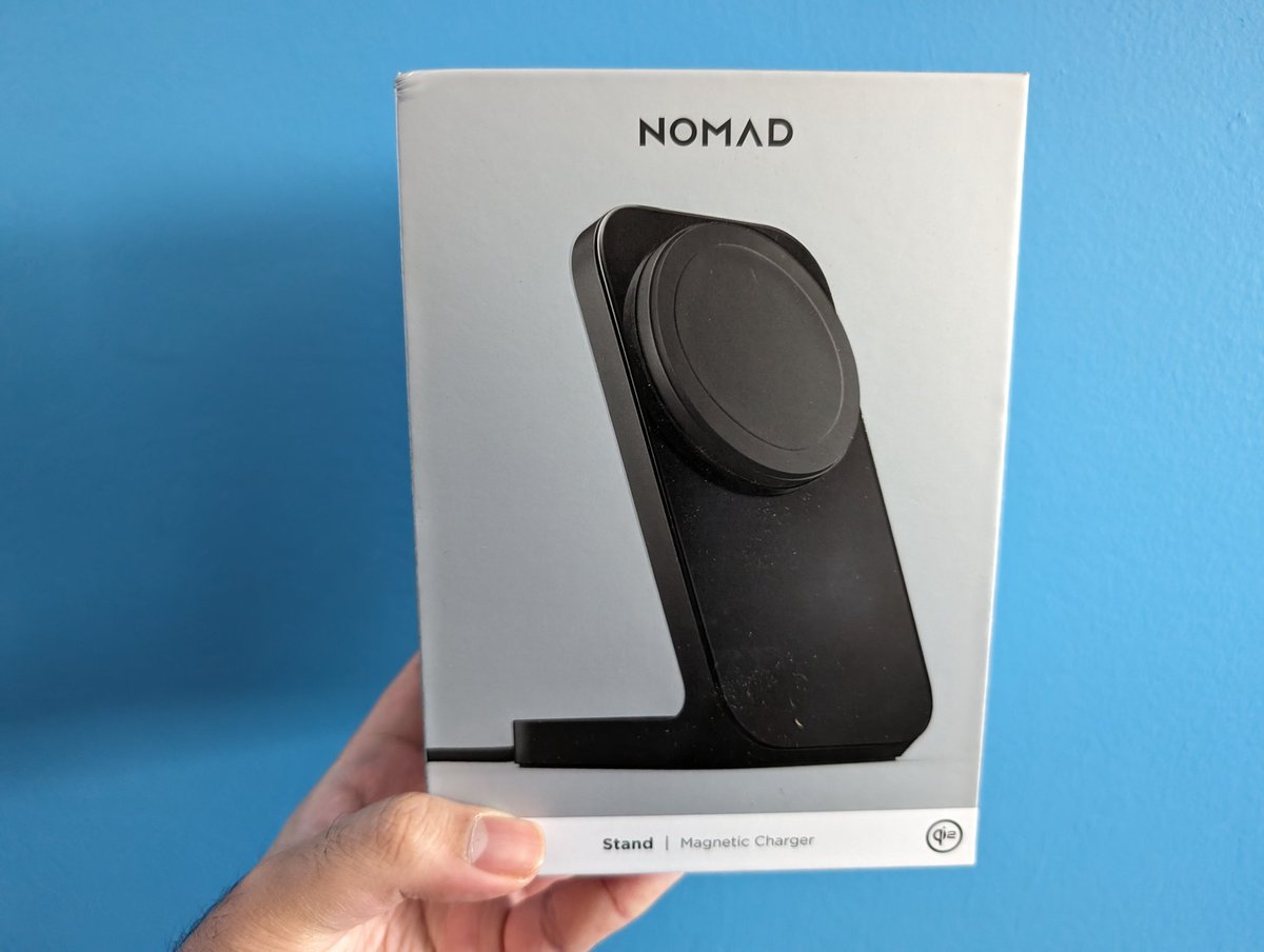 sachinbahal's tweet image. Thanks @nomadgoods for sending their new Stand, which is their first Qi2 charger, the metal and glass design looks out-Standing 😉 and has a good amount of heft to it 

The Stand does require a 20W USB-C power adapter which isn't included ⚡

@qipower #Qi2 #NomadGoods