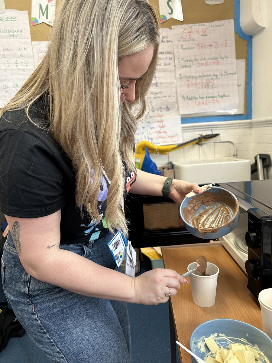 MissJRead's tweet image. Had the best afternoon making chocolate bars in DT 🍫 #Year6teacher #foodtechnology