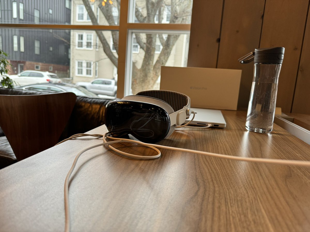 Made the mistake of wearing the Vision Pro at a coworking space and some youths saw it through the window and started yelling “YOOOOO Vision Pro!! yoooooo” so now I’m going to my hotel