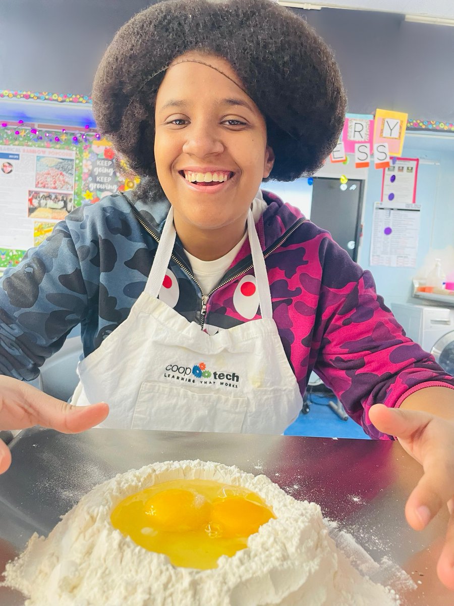 Love is on our side! Watch what’s next! #FridayIminLove! #MadeYouLook 👀