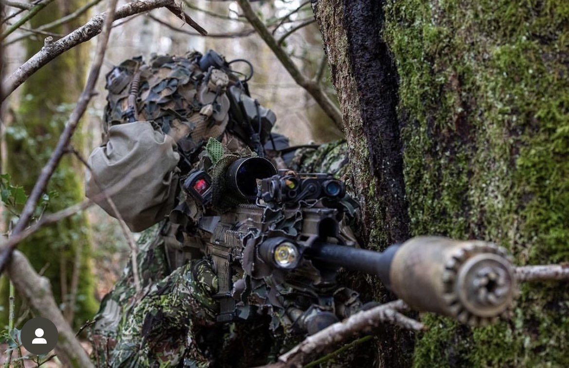 AllaisF's tweet photo. 🇫🇷👊 Exercice #TRAPP4: 
Dépose en hélicoptère, infiltration derrière les lignes ennemies et action en totale autonomie, loin de ses bases et de son soutien. Objectif : neutraliser des cibles à haute valeur ajoutée pour permettre l'engagement des forces blindées mécanisées📷1er_ri https://t.co/pQO0MkDuUF