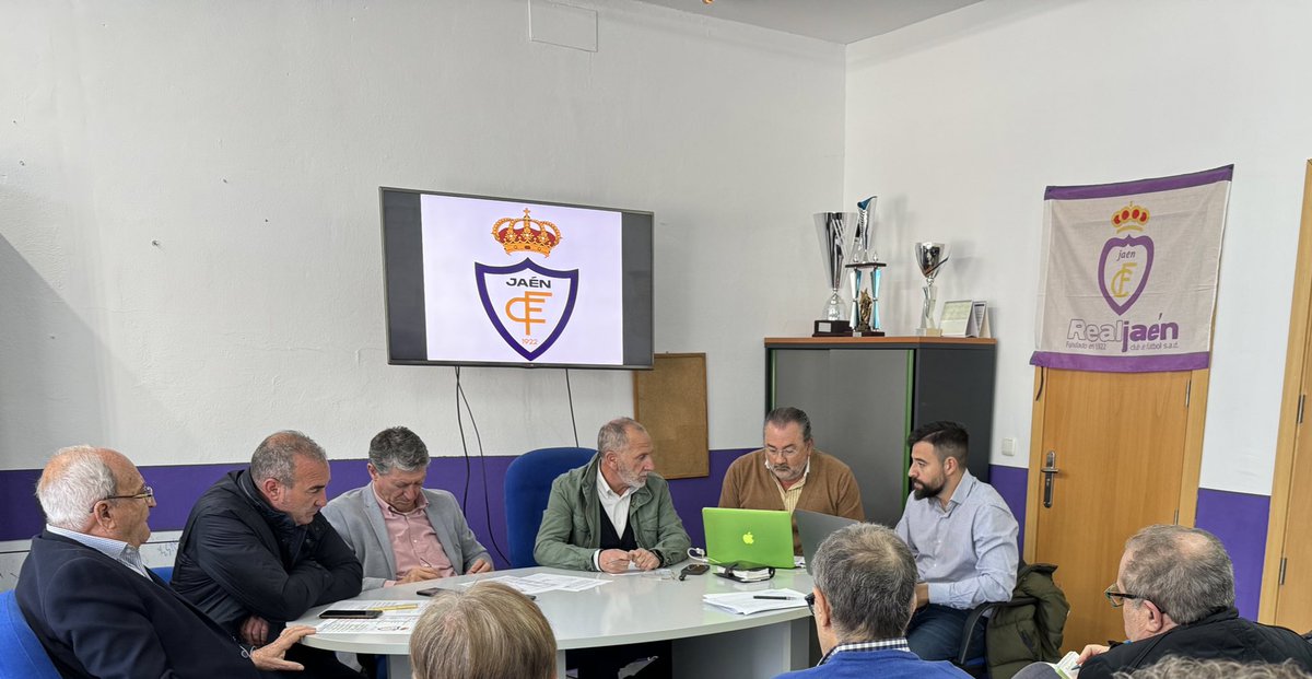 RealJaenCF's tweet photo. JUNTA GENERAL DE ACCIONISTAS 📁

En la mañana de hoy, se ha llevado a cabo la Junta General de Accionistas, en la cual el Consejo de administración Del Real Jaén C.F S.A.D ha explicado la situación del club a los accionistas debidamente acreditados.

#realjaencfsad #juntageneral https://t.co/cfYwhYSu5y