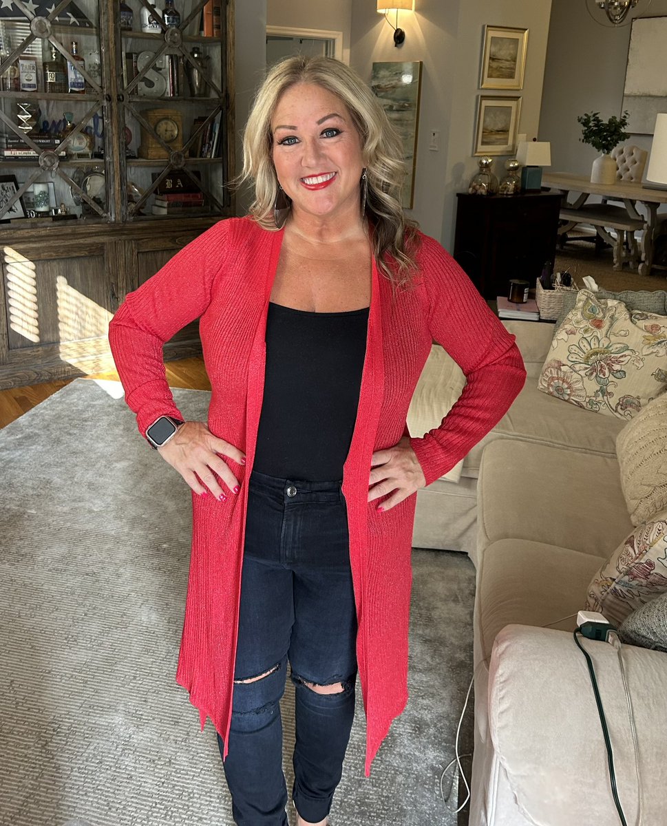 slax0's tweet photo. Wearing my one piece of red clothing (recently purchased second-hand) only for #goredky and @HeartKentucky! #WearRedDay #HeartMonth 😘 It's for the ❤️💙! https://t.co/63g2baQs4y