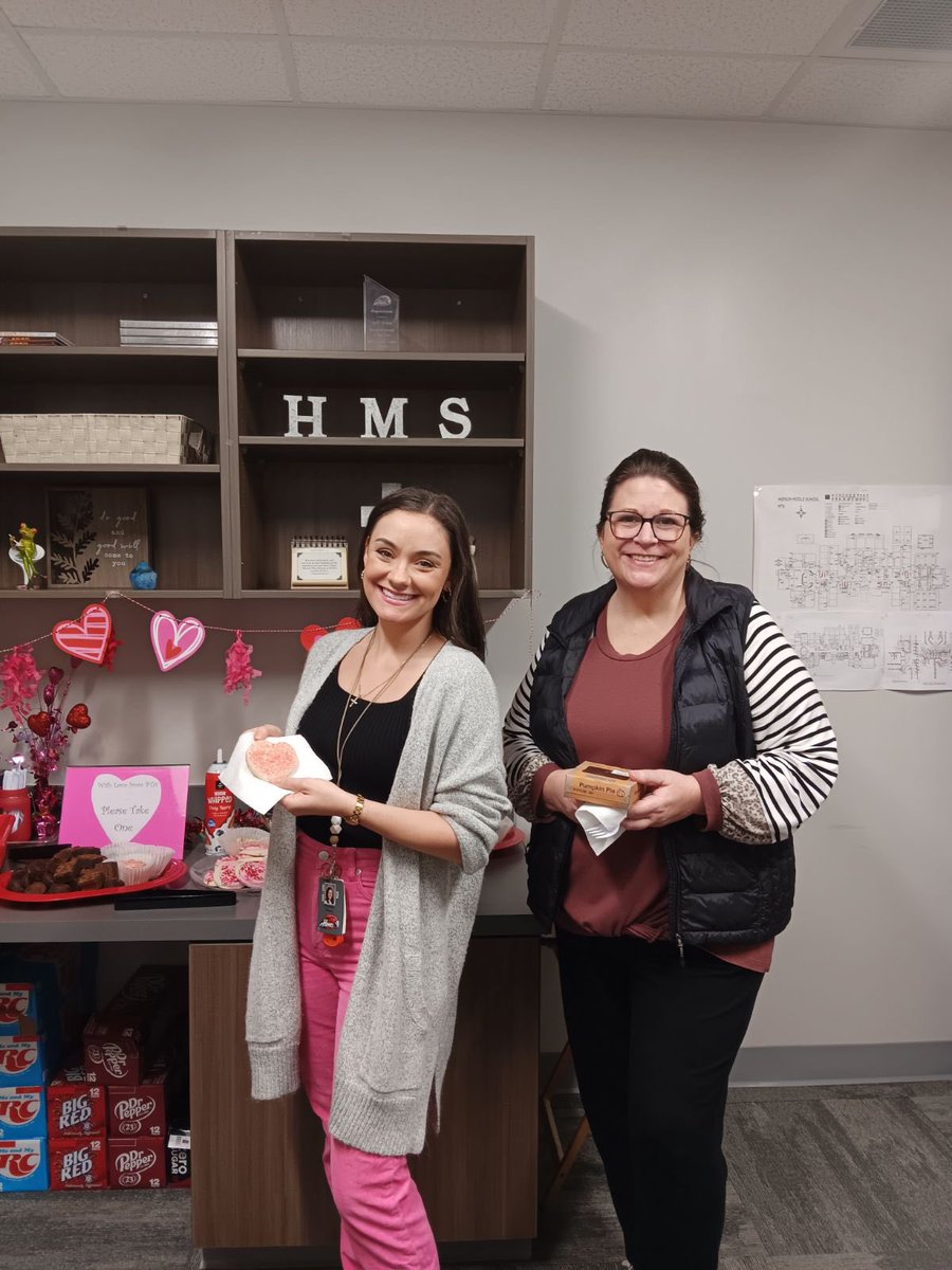 ❤️🖤❤️🖤❤️ It’s “Love Our School Month” at 🅗🅤🅓🅢🅞🅝!!! Today, the PTA provided sweet treats for the amazing 🅗🅤🅓🅢🅞🅝 🅗🅐🅦🅚 teachers and staff! ❤️🖤❤️🖤❤️