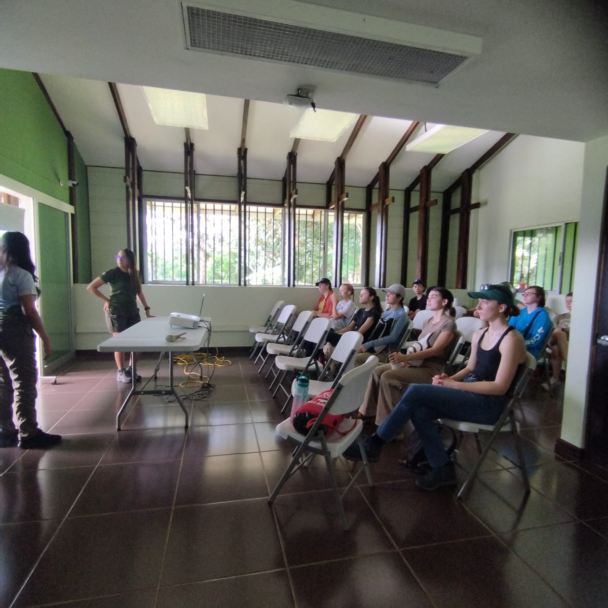 Camp_CostaRica's tweet photo. #CampCañoNegro
Our groups start their trips getting to know the labour of the National System of Conservation Areas (SINAC) located in Caño Negro, because part of the projects we develop are in collaboration with them 🌳🤗🖌️🔨
#PartneringWorldStrides #CampsEffect @CampsInt https://t.co/cDMEE4BmkQ
