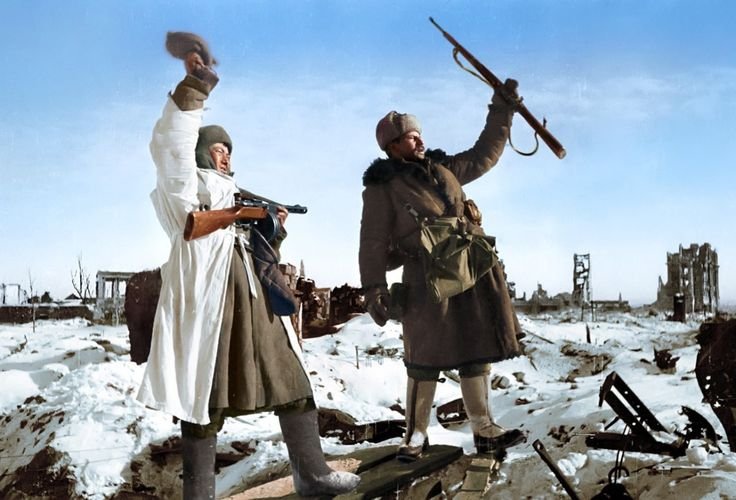 #HistoriaInternacional El 2 de febrero de 1943 el Ejército Rojo derrota a la Wehrmacht en Stalingrado; considerada, la mayor batalla de la Historia que decidió el curso de la Segunda Guerra Mundial.