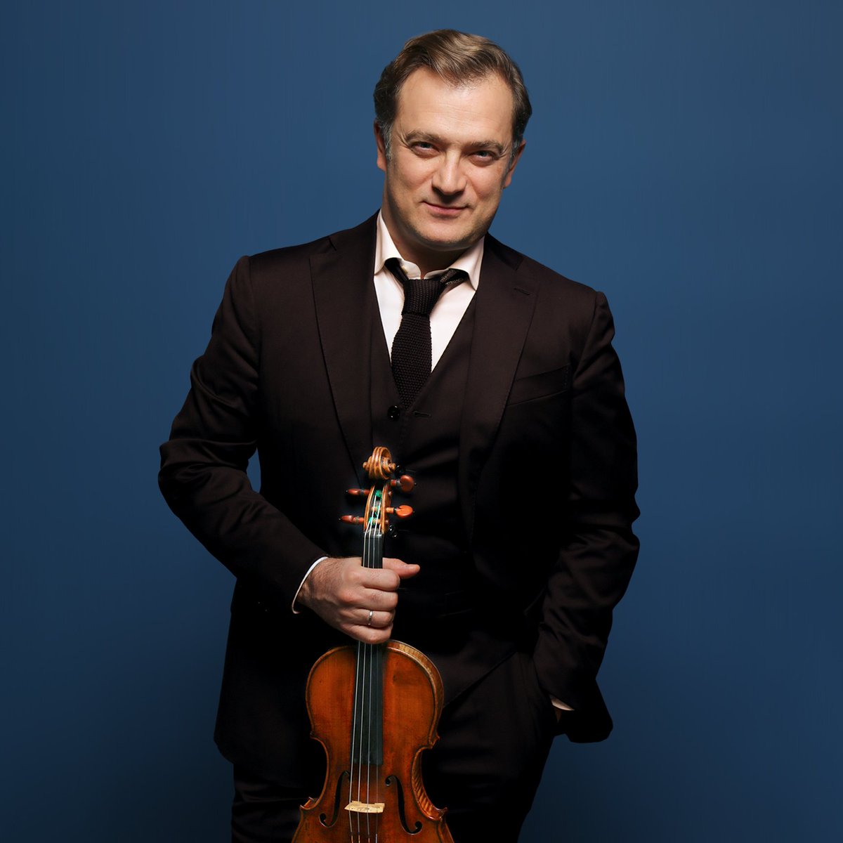 Warner Classics USA (@warnerclassicus) on Twitter photo "The music of Alexandre Desplat or Jean-Claude Petit has nothing in common with that of Gabriel Yared or François de Roubaix, but all these have a typically French touch & charm." Listen to a new single from <a href="/RCapucon/">Renaud Capuçon</a>, with <a href="/LesSiecles/">Les Siècles</a> & <a href="/DuncanWardMusic/">Duncan Ward</a>: w.lnk.to/lcvieTW "The music of Alexandre Desplat or Jean-Claude Petit has nothing in common with that of Gabriel Yared or François de Roubaix, but all these have a typically French touch & charm." Listen to a new single from <a href="/RCapucon/">Renaud Capuçon</a>, with <a href="/LesSiecles/">Les Siècles</a> & <a href="/DuncanWardMusic/">Duncan Ward</a>: w.lnk.to/lcvieTW