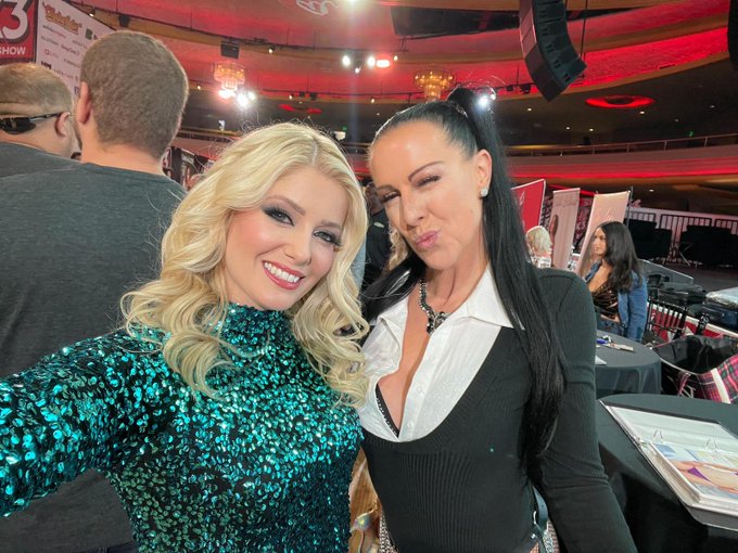 &hellip;, just a good time with @char_stokely for example  #goodtime https://t.co/iaL47LCpfg<a class="tags" href="/tag/char_stokely">@char_stokely</a><a href="/tag/goodtime"class="tags"><span>#goodtime</span></a>