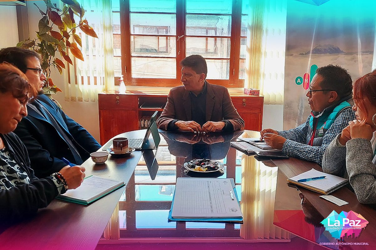 dricaGAMLP's tweet photo. En fecha 31 de enero 2024, la Agencia Municipal de Cooperación, llevó a cabo una reunión Técnico - Protocolar con el Excelentísimo Jefe de Misión de la Embajada de la República de El Salvador, Sr. José Luis Flores Menéndez, para tratar temas de gran interés  para la ciudad. https://t.co/T6gDf8NHi1