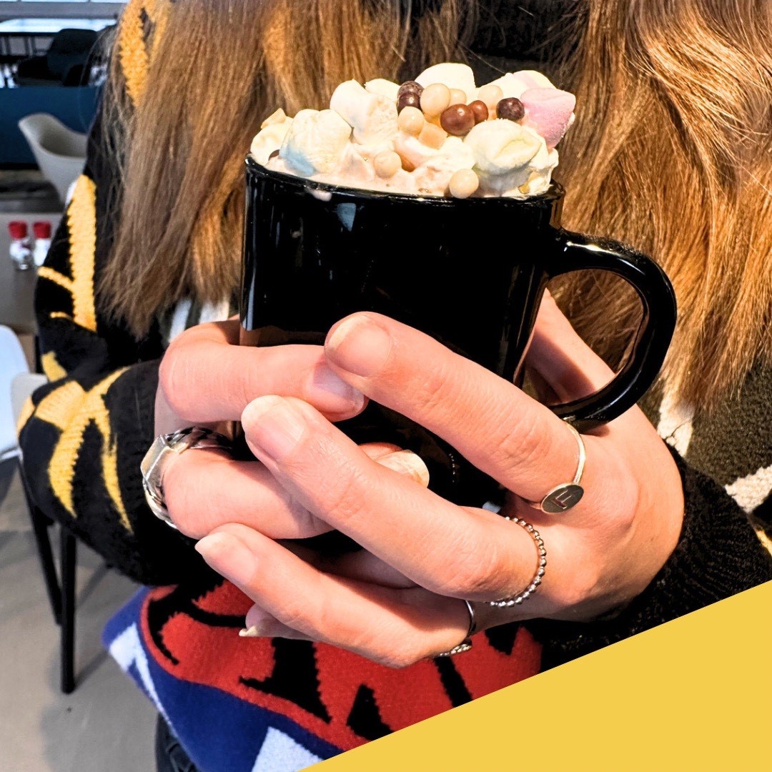 Warme chocolademelk is altijd een goed idee, zeker tijdens Warme Truiendag! 🍫☕

#besured #btjebeter #beterverzekerd #warmetruiendag #warmetruiendag2024 #chocolademelk #chocomel #weekend #vrijdag #vrijdagmiddag