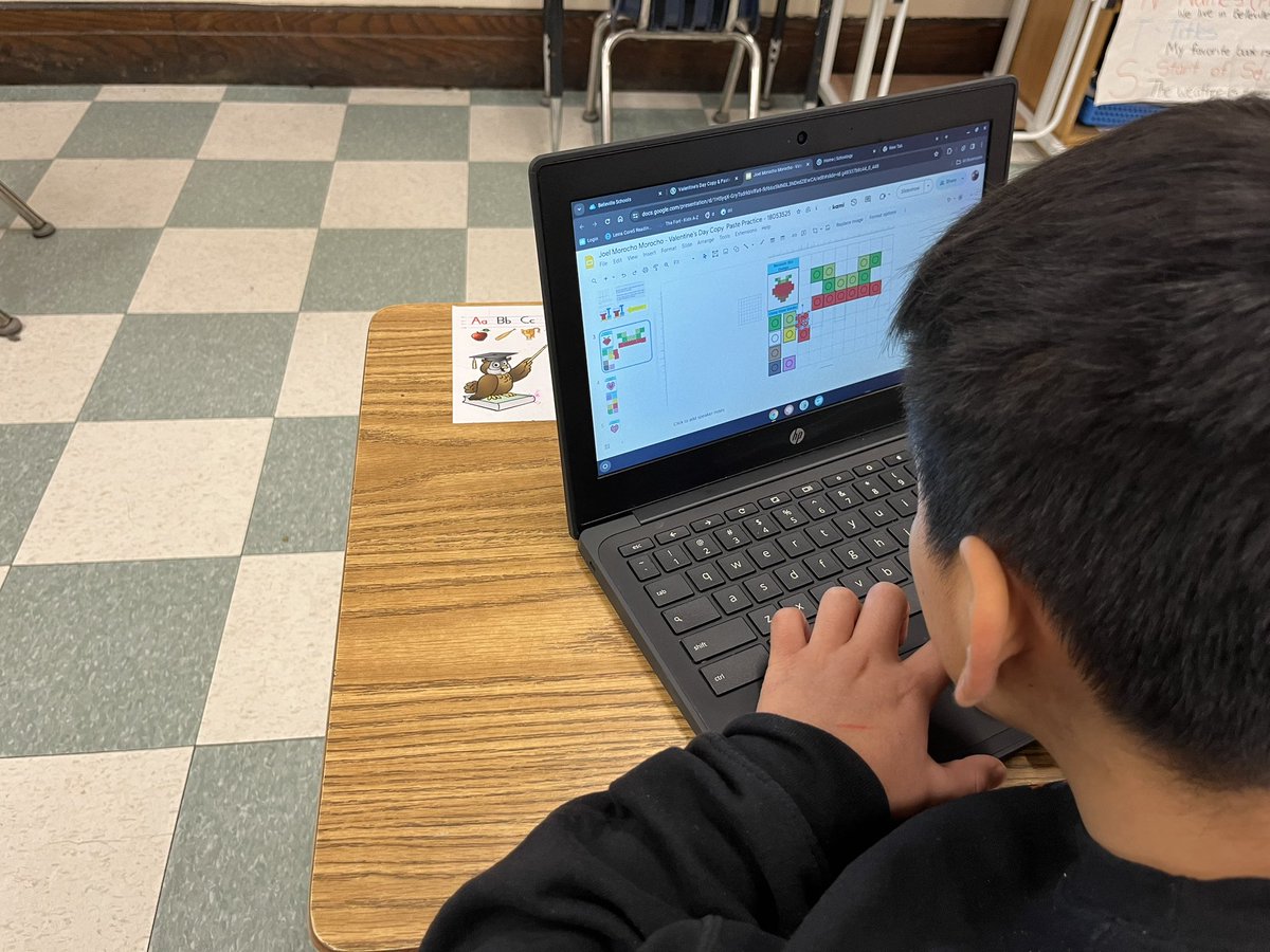 MsPepeLibrarian's tweet image. 2nd grade students @S8_Belleville began practicing CTRL + C &amp;amp; CTRL + V while creating Valentine’s Day 💗 themed pictures! #computerliteracy #librarymedia @8Principal @missmacbps