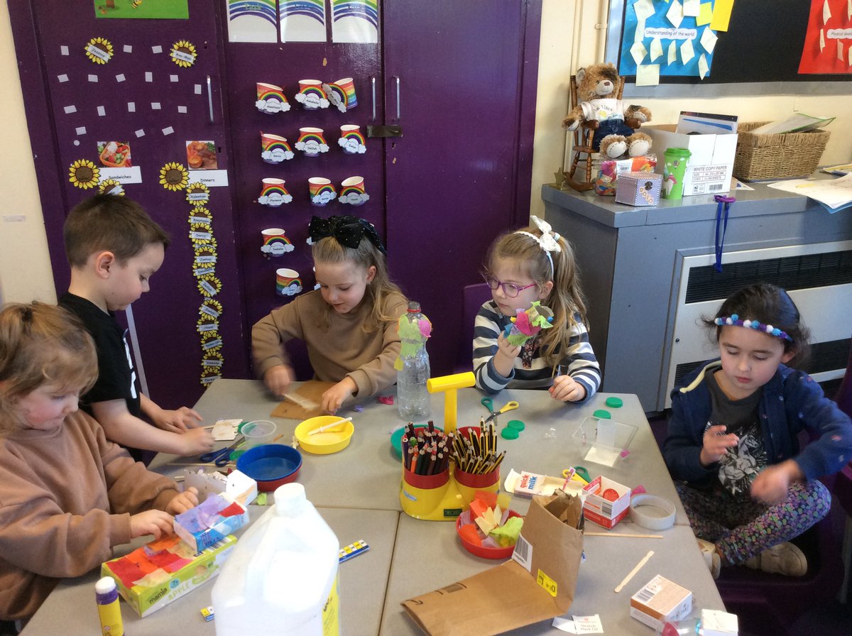 LauraShore6's tweet photo. In Health and Wellbeing today the children have really enjoyed getting creative, making things out of junk modelling and exploring the classroom. #joeyseyfs #joeyshealthandwellbeing @stjs_staveley https://t.co/vjr7JyKaUL