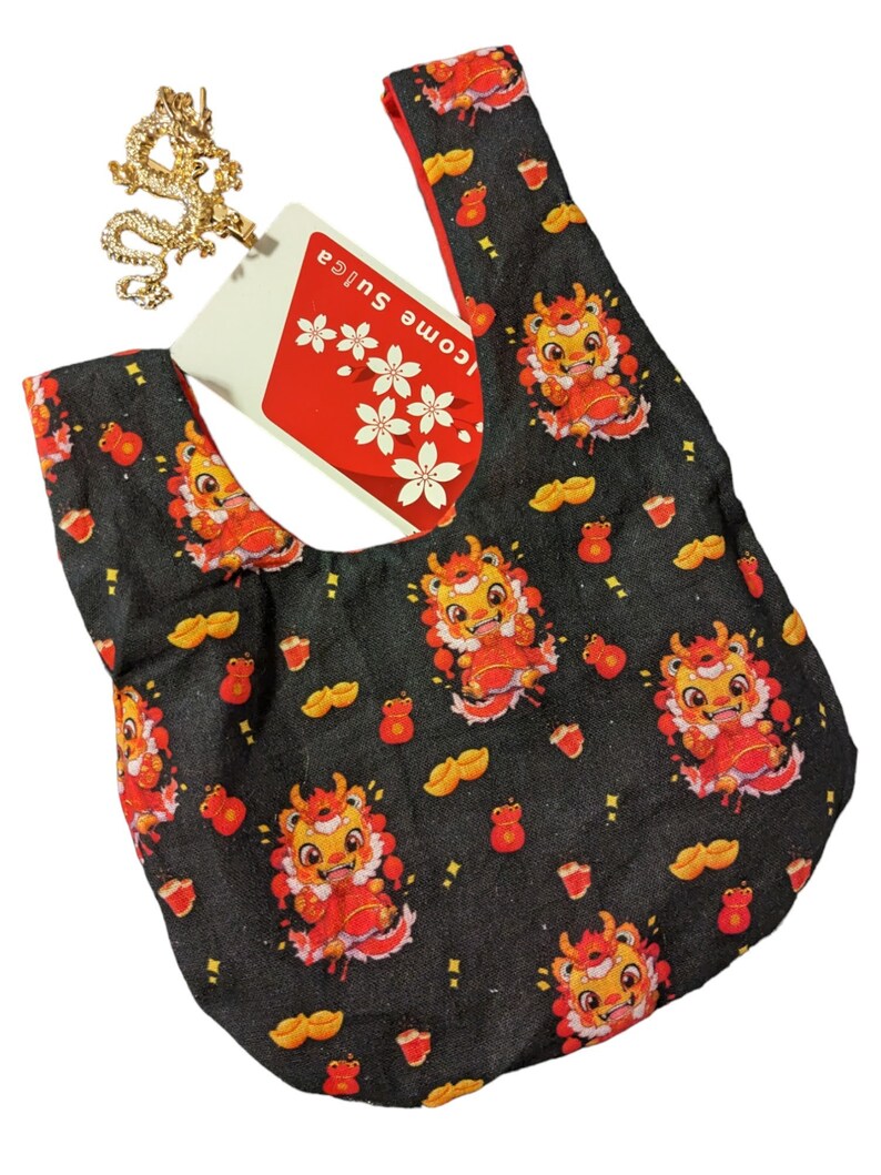 ㊙️Visit my shop for your Chinese Lunar New Year 2024 handcrafted accessories, like this mini Japanese-style wrist bag! It's the perfect size for keeping your keys, small wallet, ID, etc. ㊙️
All orders of $35+ qualify for free shipping
redkimonokraftz.etsy.com