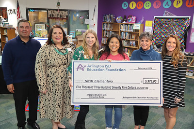 _mtom1's tweet photo. @AISD_Foundation 2024 prize patrol surprised three amazing @SwiftElementary teachers with grants on Wednesday. Please shower them with congratulations for a job well done.
#lightboxbooks #Dropsinthebucket #stembins😍
#aisddreammakers2024 https://t.co/bGK1anBUGZ