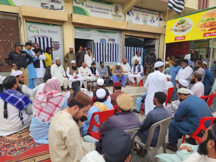 NailaQureshi190's tweet photo. جمیعت علماء اسلام کے اُمیدواروں نے سینئر ڈپٹی کنوینر #MQMPakistan و حق پرست اُمیدوار برائے قومی اسمبلی حلقہ این اے 244 @DFSMQM اور محمد راحیل کے حق میں دستبرداری کا اعلان کیا اور بھرپور حمایت کا یقین دلایا۔
#KarachiKaFaislaMQMP #PS116 https://t.co/EOKsqDH3YW