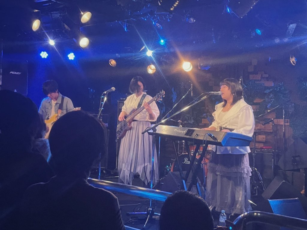 ofuton_pajamas's tweet photo. 取り急ぎ!
本日7th single release Live
南堀江knave
本当にありがとうございました!
本当に沢山の方に来ていただいて、素敵な対バンさんに出て頂いて、感謝の気持ちでいっぱいです…!
またたくさんの方に出会えますように…!
これからもofutonをよろしくお願い致します…!
#今日のofuton https://t.co/yr0K0za4SR