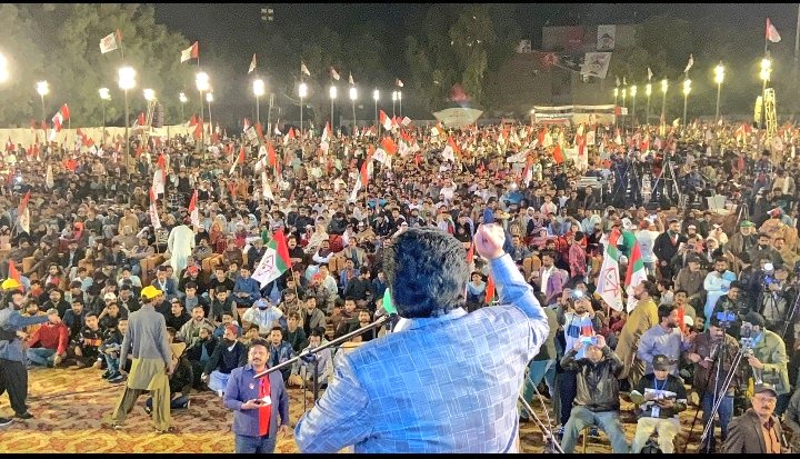 NA220HydCity's tweet photo. رکن رابطہ کمیٹی و حق پرست امیدوار #NA220 سید وسیم حسین بھائی کا اپنے جذباتی انداز میں عظیم الشان جلسہ عام سے اظہارِ خیال 
#HyderabadKaFaislaMQMP 
@allaboutmqm @Conv_KMS @DFSMQM @KamalMQM @SyedWaseemMNA https://t.co/w4hxyGuOkS