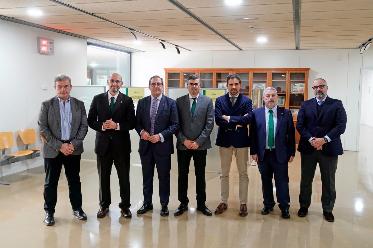 IcagrTwit's tweet image. Hemos podido conocer de la mano del delegado @javinarila las nuevas instalaciones del #CMAC Granada habilitadas por @EmpleoJunta. Unas dependencias más adecuadas y dignas que esperamos se completen cuanto antes con un sistema de gestión de citas online. 
i.mtr.cool/ncpxumfqqq