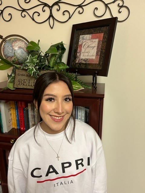 cheryljones1989's tweet photo. We are excited to announce that Hailee graduated this week! Hailee is looking forward to starting college in the fall where she will be studying business. Help us wish Hailee, good luck!
@AledoISD
#AllinAledo
#esmemc https://t.co/mM6LvQV9So
