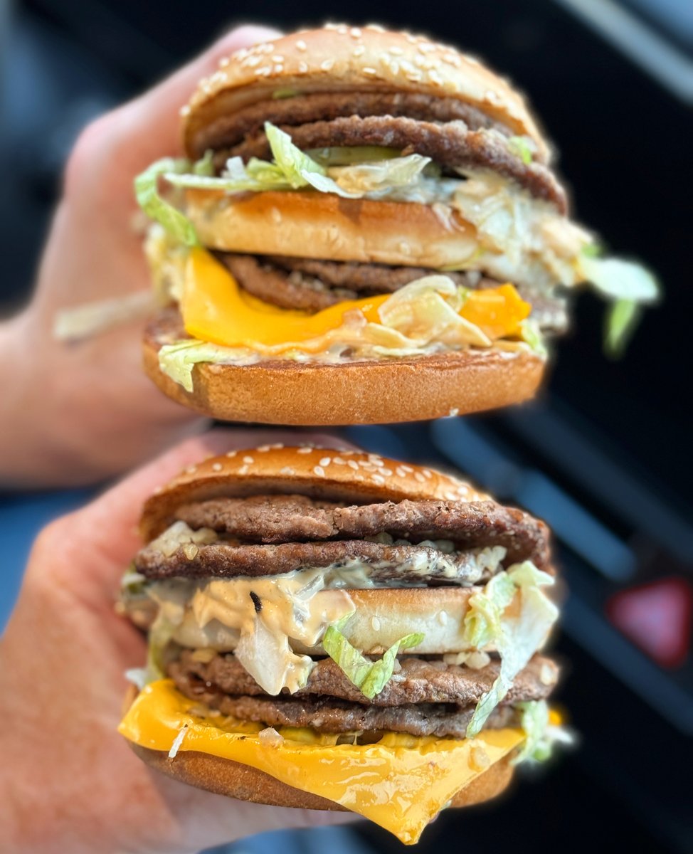 No6WithCheese's tweet photo. [BLOG]: We ate the @McDonalds #DoubleBigMac for some odd reason

2️⃣❌🍔 Here's what we found out: https://t.co/7DAus1pgz1 https://t.co/w3n2SsCetG