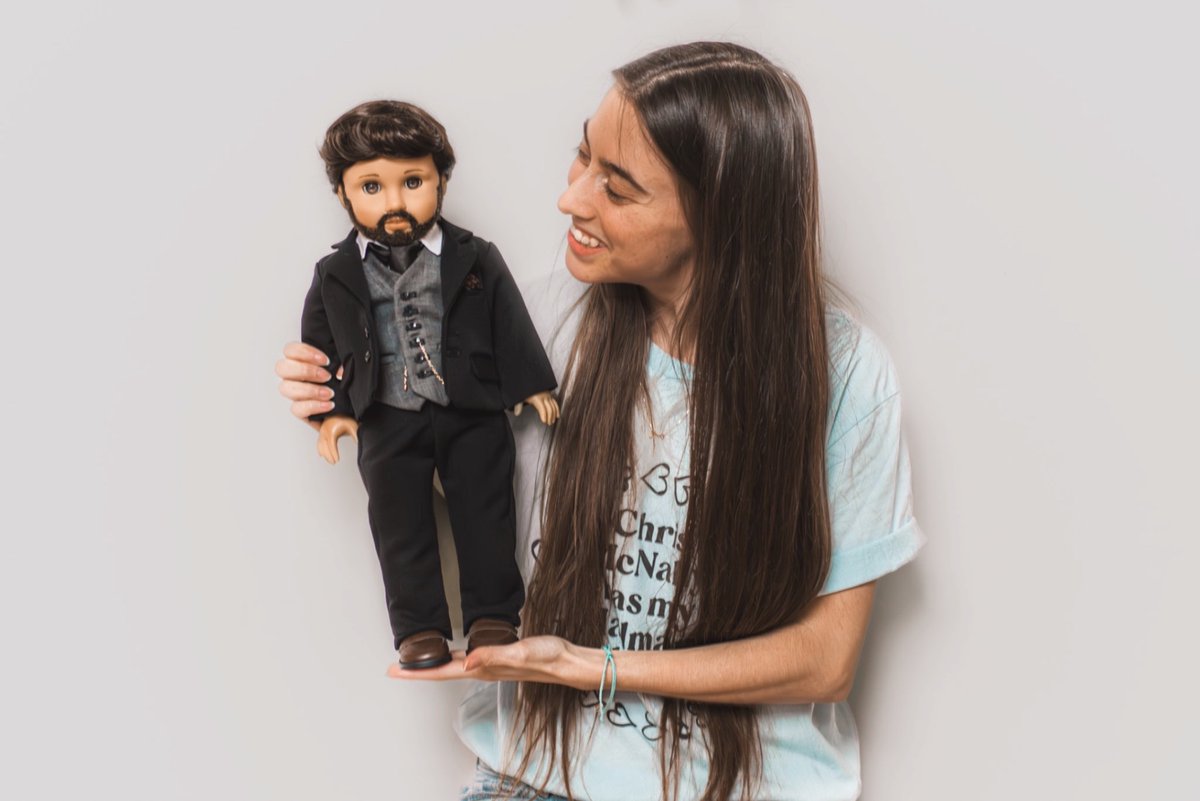 Laurencountry1's tweet photo. Happy Friday! As promised, here is Chris’ Mini Lucas/Mini Chris in all his glory! So much love &amp; care has been poured into the creation of this doll &amp; I can’t believe he’s finally completed! 🥹🧔🏻‍♂️ More to come! 💕 #shhitsasurprise #minilucas #minichris #chrismcnally #hairofglory https://t.co/2KCAfXdXil
