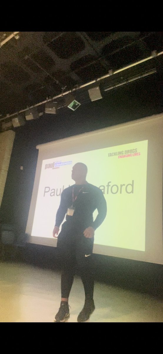 paulhannaford's tweet photo. @moor_end lovely to return to the moor end academy today Huddersfield giving some year 10 a workshop on real life situations that are in their local community #knifecrime πͺ #drugs π #countyline - #gangs ! So big well done π all staff involved https://t.co/VOqH8MEjJz