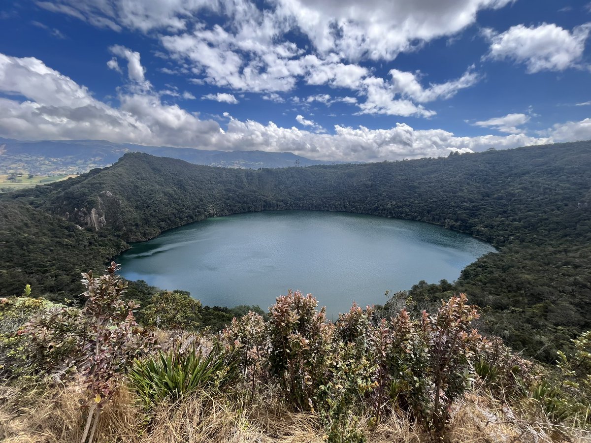 Agnebenzo's tweet photo. Another unforgettable adventure with @reverseactionP: shooting a documentary on pre-Colombian gold al Lago Guatavita with the @TSVPPROD team! @JDuteuil @martinontorres Gaby, Juan https://t.co/Cpvb3zF5Hi