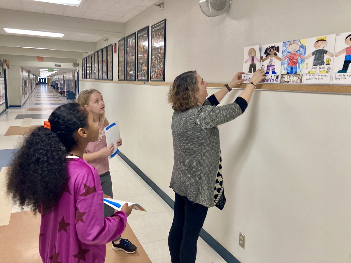EPS_LowellES's tweet photo. Student leaders are facilitating an all-school art project focused on how to be a good friend as part of our month focused on friendship and kindness. They chose the theme “You’ve Got a Friend in Me.” @EPS_Region1 @EverettSchools https://t.co/YioeqKemKA