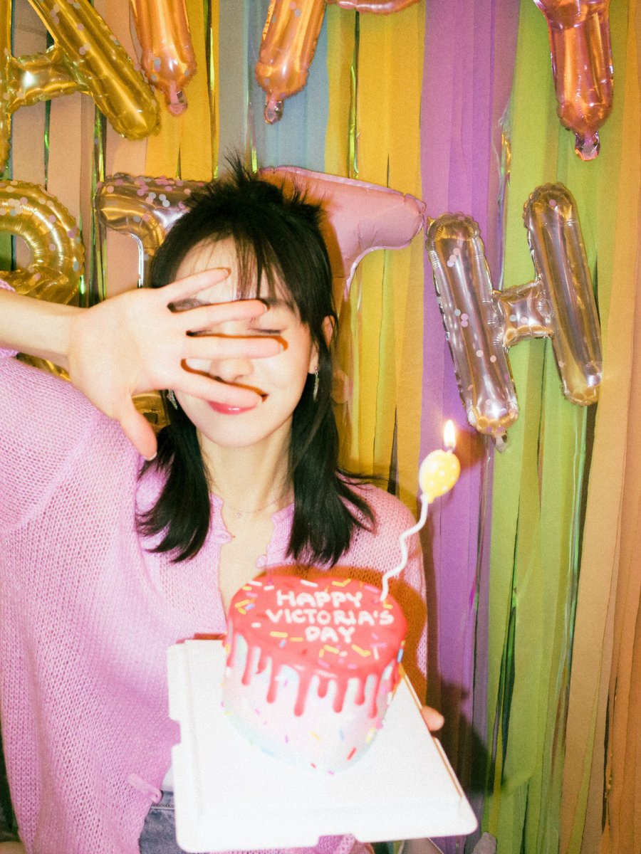 affxtionINA's tweet photo. [SNS] 240202 #SongQian #VictoriaSong Studio post for her 37th birthday 

More photos https://t.co/S6lBquU2mO

#에프엑스 #빅토리아 #宋茜 https://t.co/giL08LiHgM