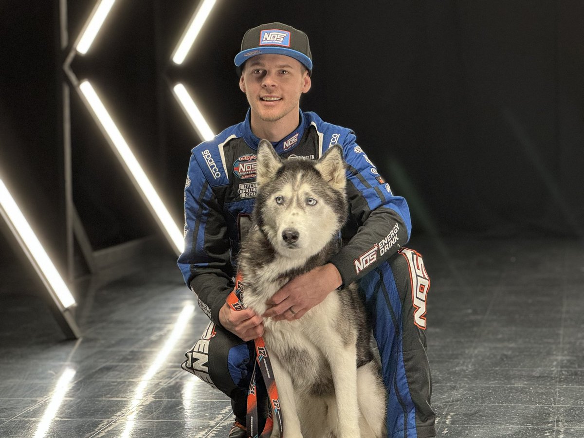 The star of the show has arrived at media day, Pella 🐕