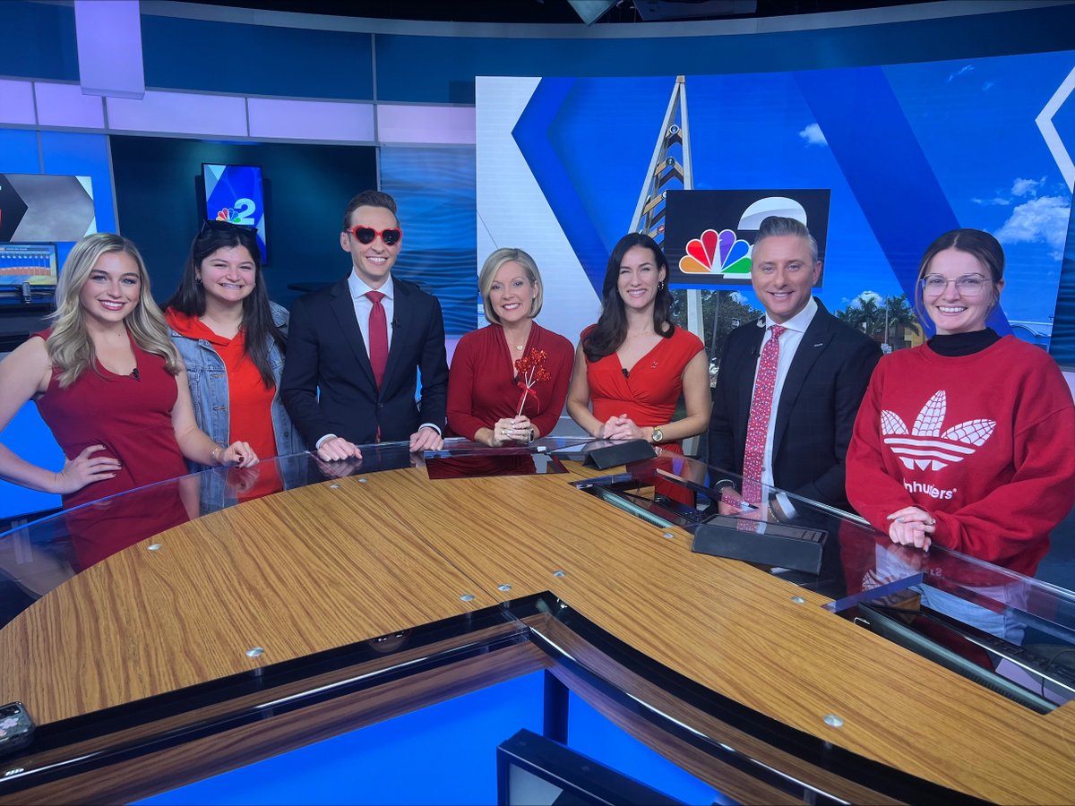 AmericanHeartFL's tweet photo. Thank you @NBC2News and @ABC7SouthwestFlorida for sharing your spectacular pics wearing RED and spreading awareness about National Wear Red Day in honor of women's heart health, because losing one woman to heart disease is one too many! #SWFLGoRed https://t.co/V3N8eLDXBq