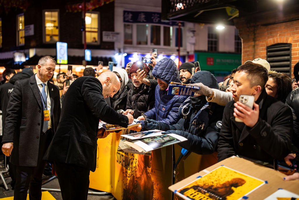 DDA Live had a buzzy start to the new year producing #TheBeekeeper premiere 🐝

With a honey yellow carpet, honeycomb photo wall and event lighting, it was an absolute hit with the guests &amp; stars!
#TheBeekeeper stars #JasonStatham, #JoshHutcherson &amp; #EmmyRaverLampman. 

 <a href="/skytv/">Sky TV</a>📺