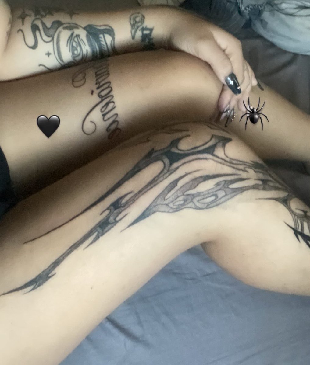 cultbarbara's tweet photo. new tats 🎀 https://t.co/HpwdN5g8OI