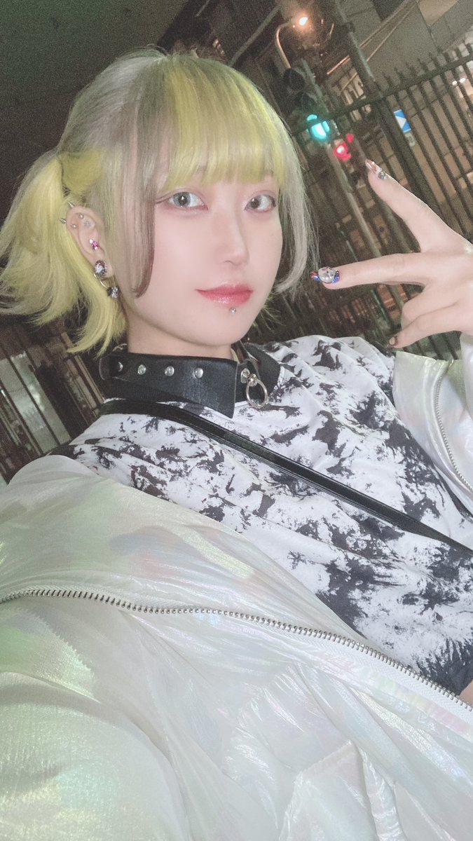 RaPyonnn's tweet photo. からーちぇんじ👽💛 https://t.co/S6Od2uHFW3