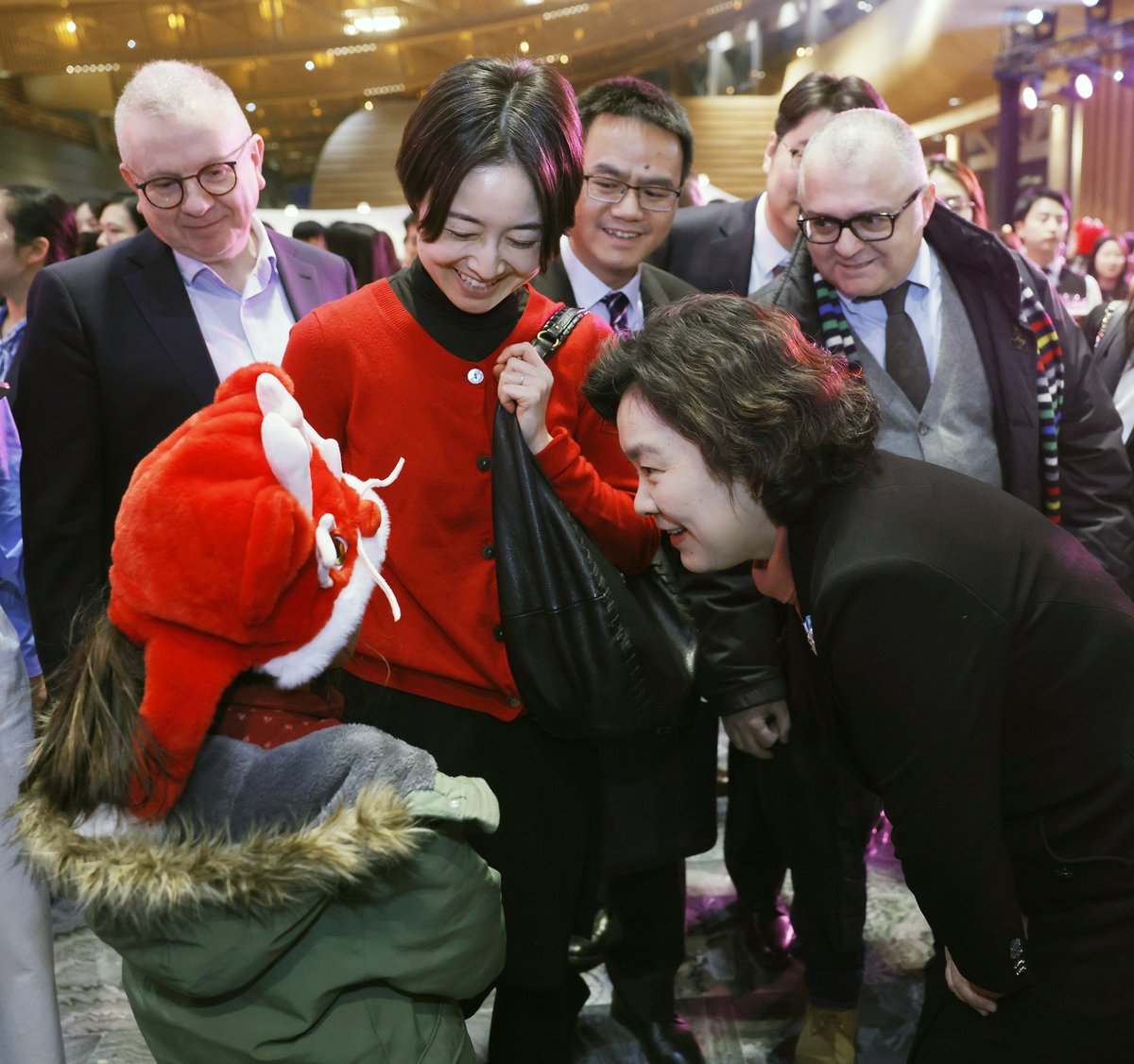 SpokespersonCHN's tweet photo. Celebrating the upcoming #SpringFestival with foreign journalists and their families at the spectacular Beijing Grand Canal Museum. Happy to see so many old and new friends. A wonderful and memorable night.😄 https://t.co/fnbyVQrZf7