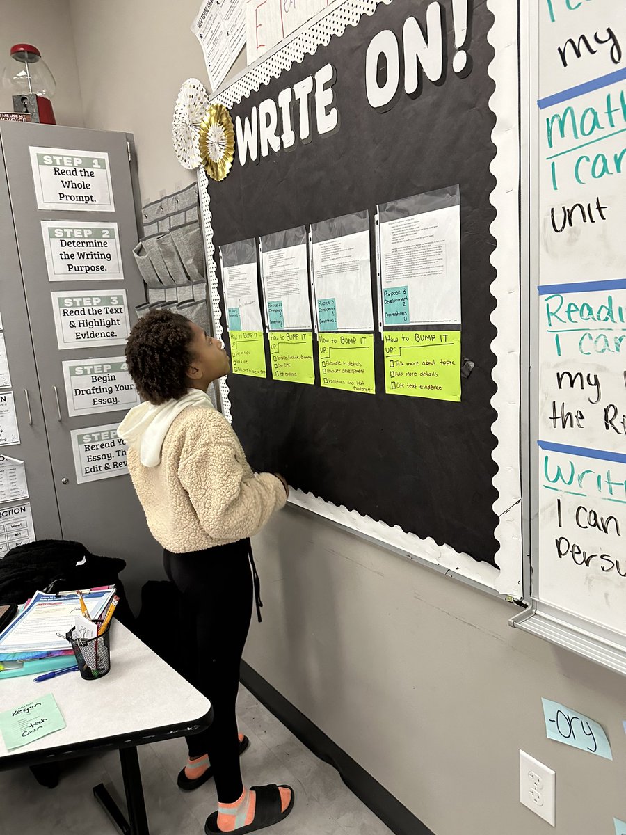 ChyniaParsons's tweet photo. We LOVE using our bump it up wall for our writings!! https://t.co/8R1R5z8Ycp