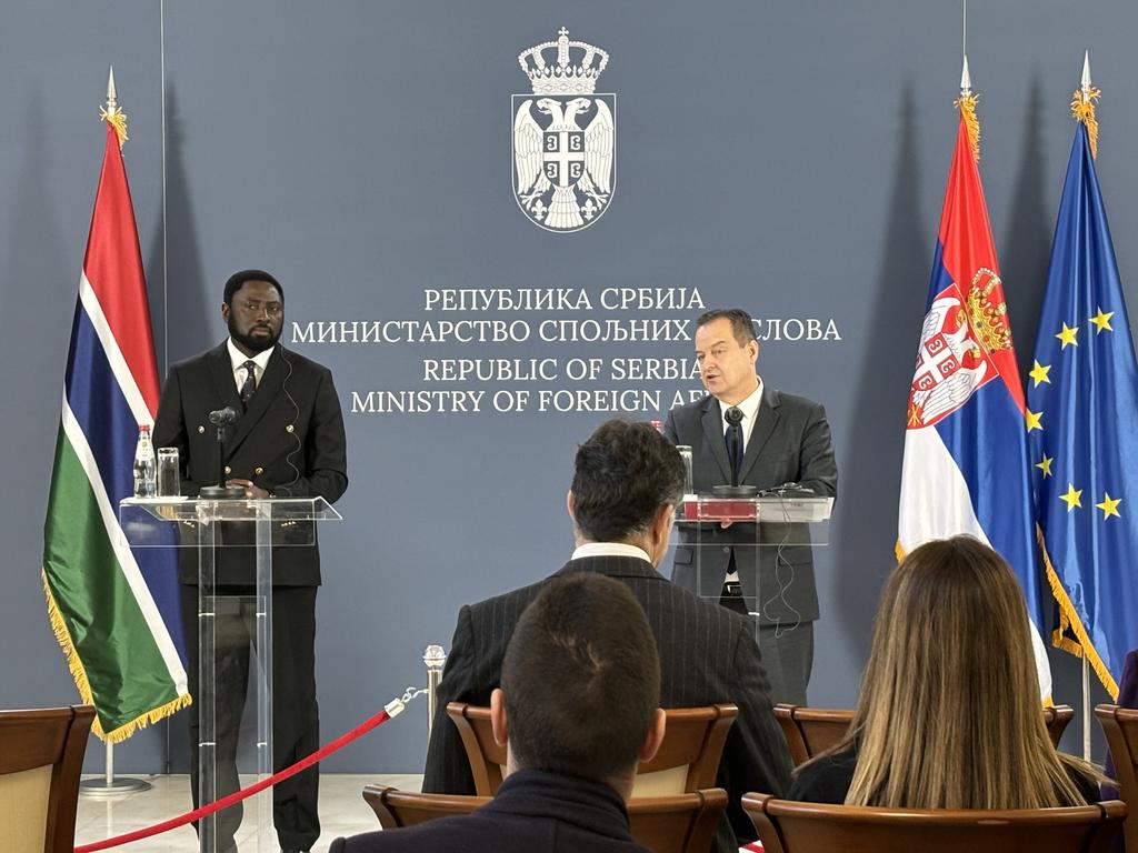 🇷🇸🇬🇲 Traditional friendship and willingness to strengthen #Serbia #Gambia ties in areas such as #economy 📈, #agriculture 🌽 and #IT sector 👨‍💻, discussed by DPM/FM #Dacic & FM of Gambia Mamadou #Tangara. #Kosovo & #Metohija issue also among topics today. 📍#Belgrade
