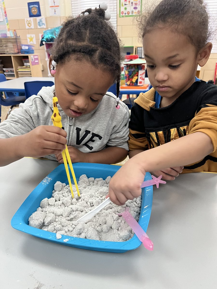 Jodi Postol (@postol4prek_tcs) on Twitter photo 3’s read the book “Spoon” then tested out all of the utensils to see what worked best in sand! @_derrienTCS <a href="/MrsRothTCS/">Monica Roth</a> <a href="/BCPSBirthtoFive/">BCPS B-5 Services</a> 3’s read the book “Spoon” then tested out all of the utensils to see what worked best in sand! @_derrienTCS <a href="/MrsRothTCS/">Monica Roth</a> <a href="/BCPSBirthtoFive/">BCPS B-5 Services</a>