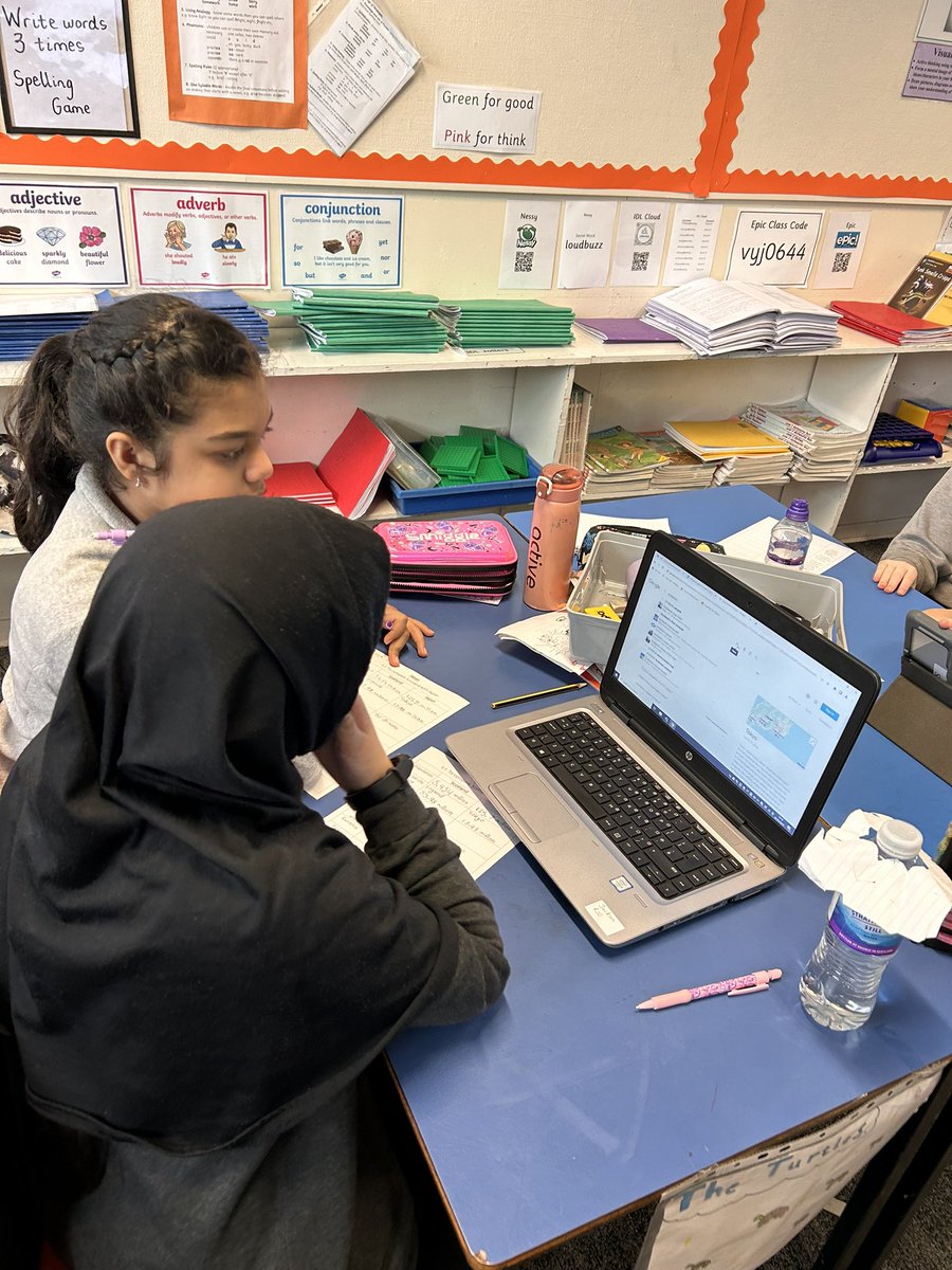 mrsburtj's tweet photo. This afternoon R10 worked to compare Japan with our home country of Scotland. We couldn’t believe the population of Japan is over 122 million! Even their capital city Tokyo has a higher population than all of Scotland!🏴󠁧󠁢󠁳󠁣󠁴󠁿🤯🇯🇵 @LawmuirPS @DigitalLawmuir https://t.co/RaXgQwHS3s